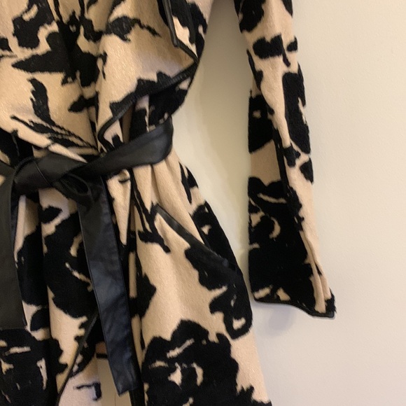 INC floral black and beige wrap - Picture 14 of 14
